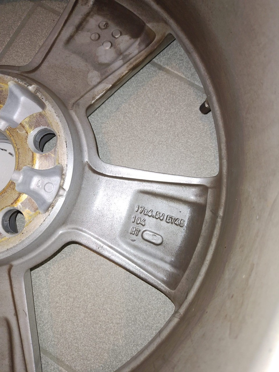 4 Pneus hiver avec jantes ALU